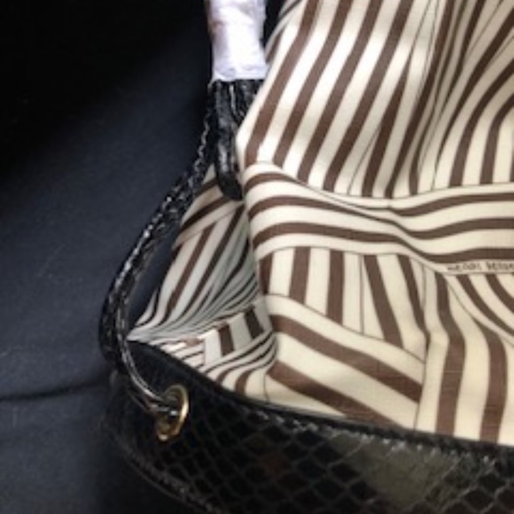 *HOST PICK* henri bendel Bucket Backpack *NWOT* - Picture 4 of 8